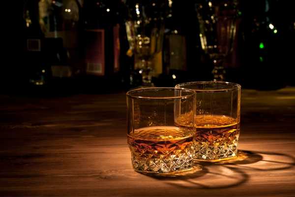 Two whisky glasses filled with whisky for Spirit of Speyside Whisky Festival