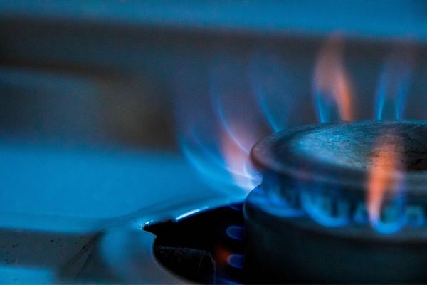 Blue gas cooker flames for Gas Safety Week